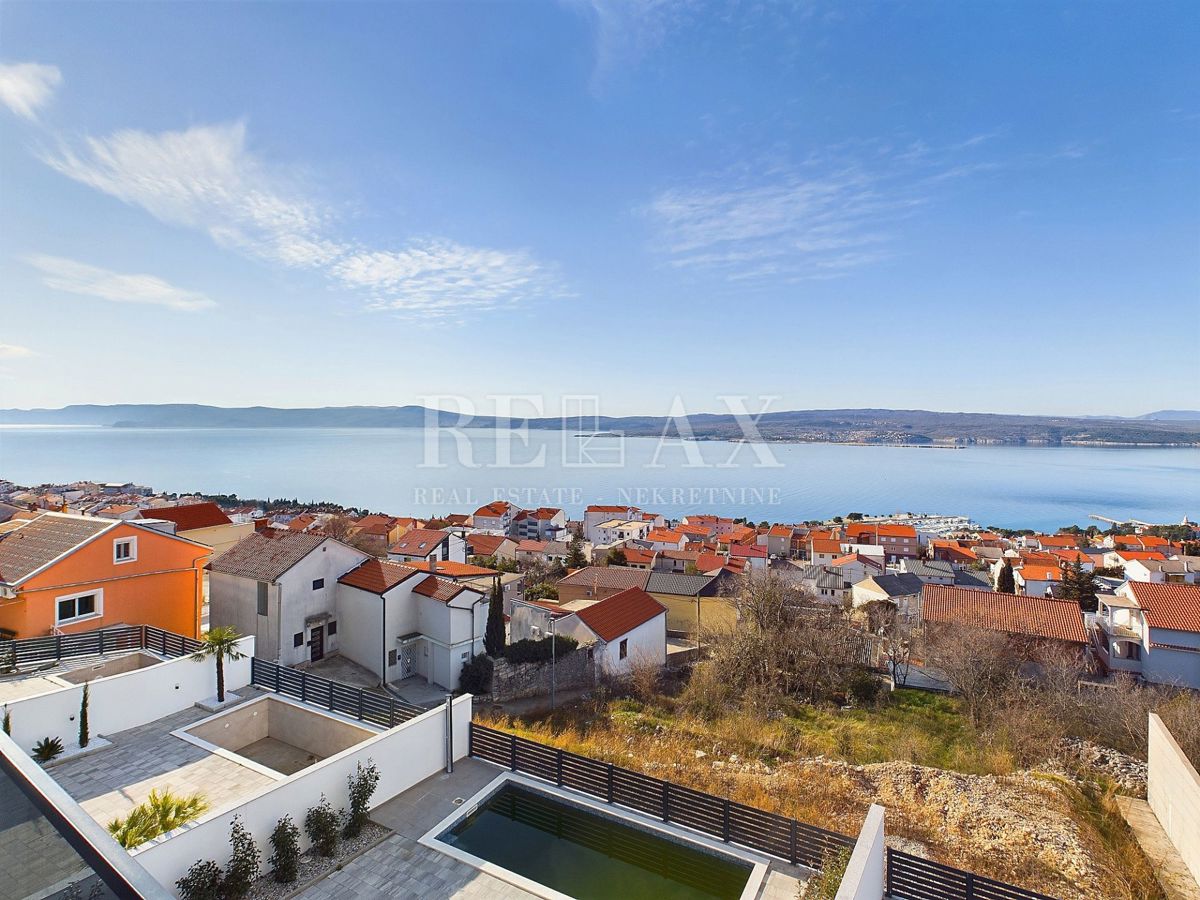 Crikvenica - dvosobni apartma s teraso