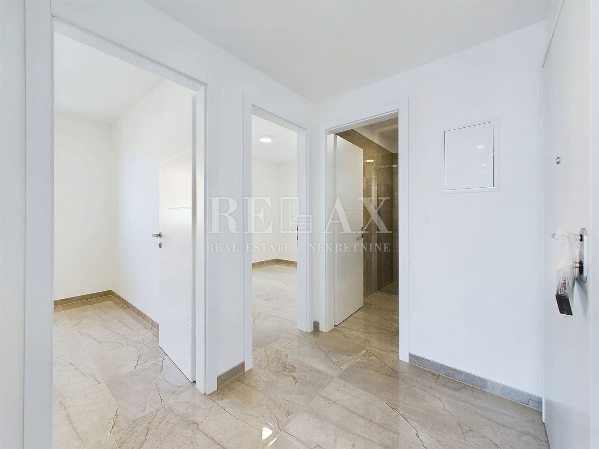 Crikvenica - dvosobni apartma s teraso