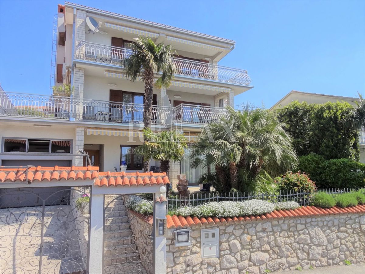 Crikvenica - prostorna samostojna hiša blizu morja