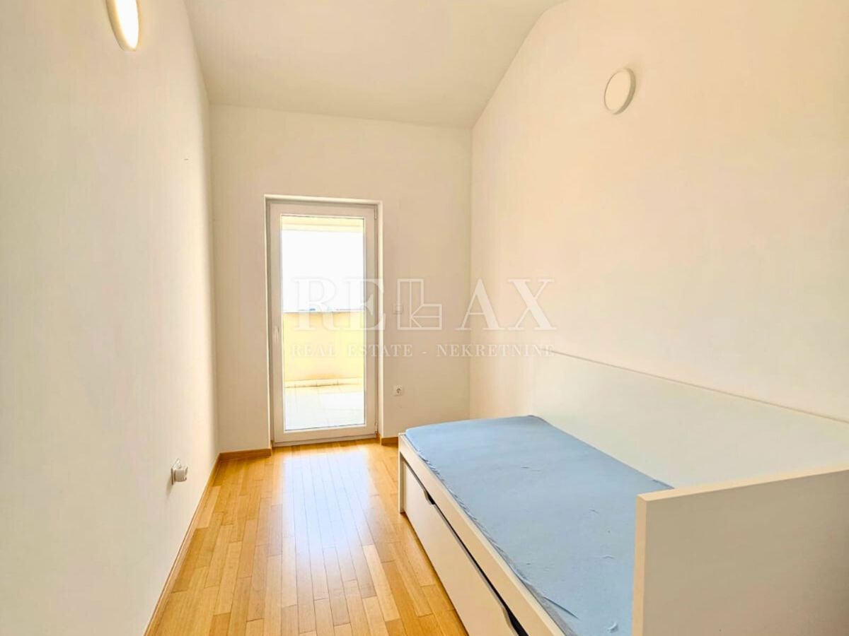 Otok Krk, Malinska - dvoetažni apartma