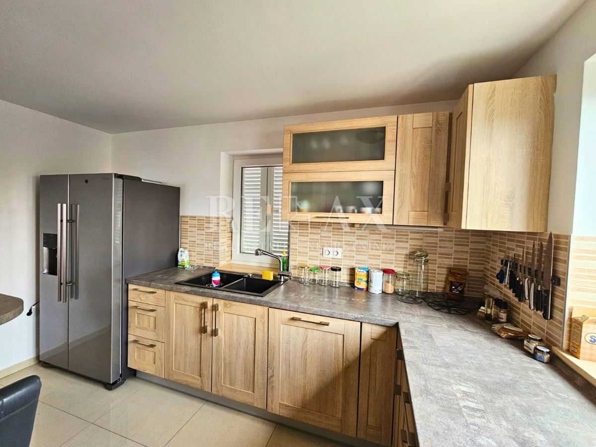 Otok Krk, Malinska - dvoetažni apartma