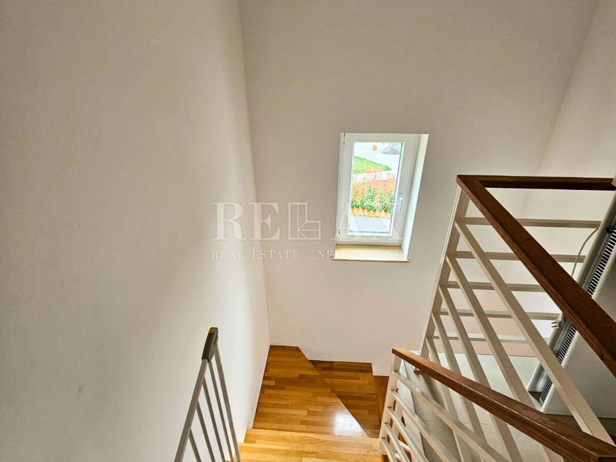 Otok Krk, Malinska - dvoetažni apartma
