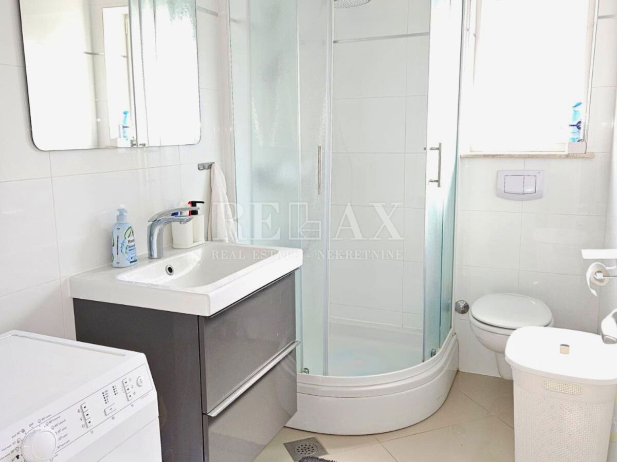 Otok Krk, Malinska - dvoetažni apartma