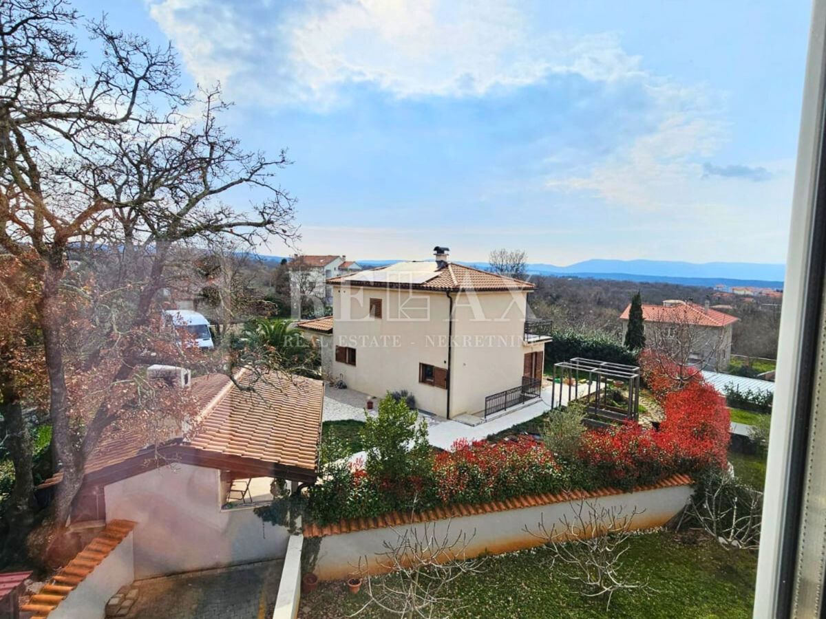 Otok Krk, Malinska - dvoetažni apartma