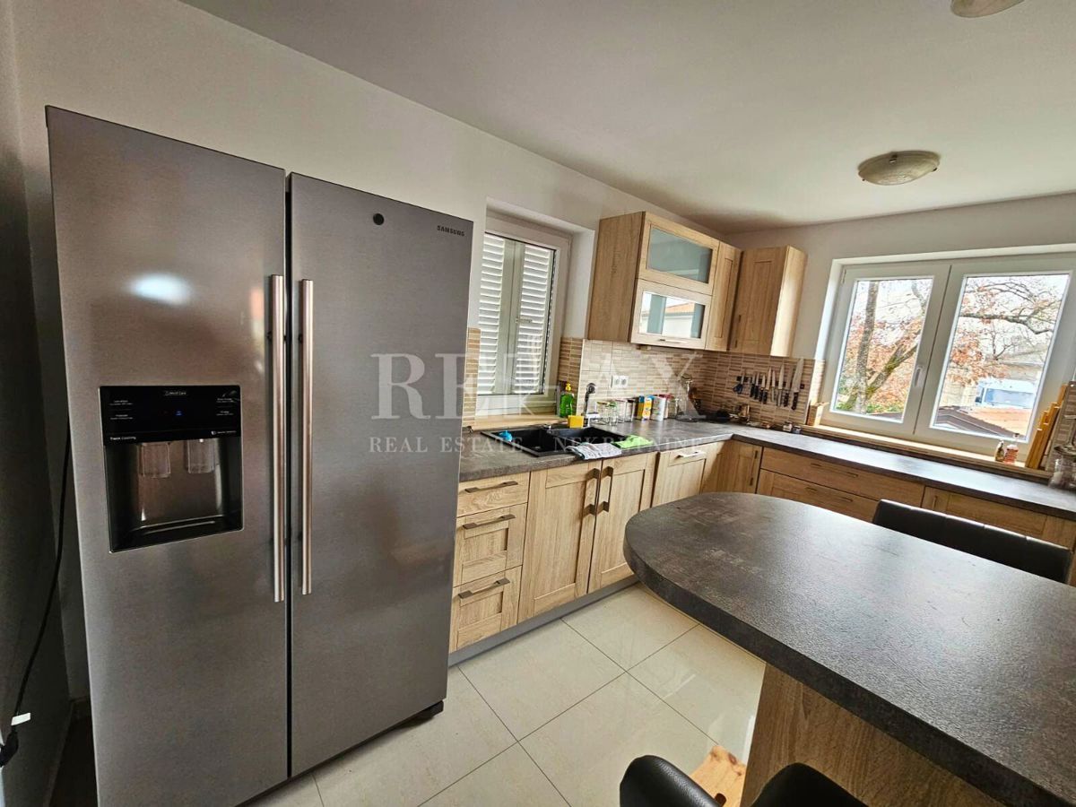 Otok Krk, Malinska - dvoetažni apartma