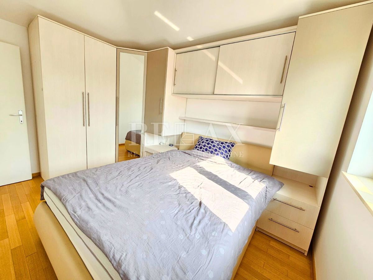 Otok Krk, Malinska - dvoetažni apartma