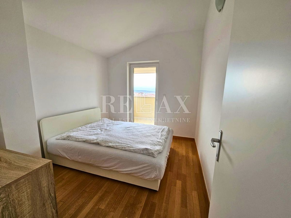 Otok Krk, Malinska - dvoetažni apartma