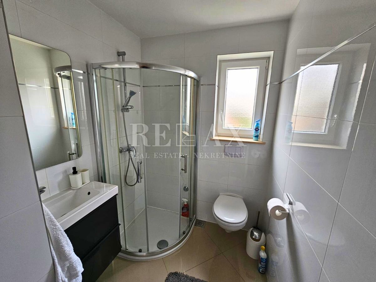 Otok Krk, Malinska - dvoetažni apartma