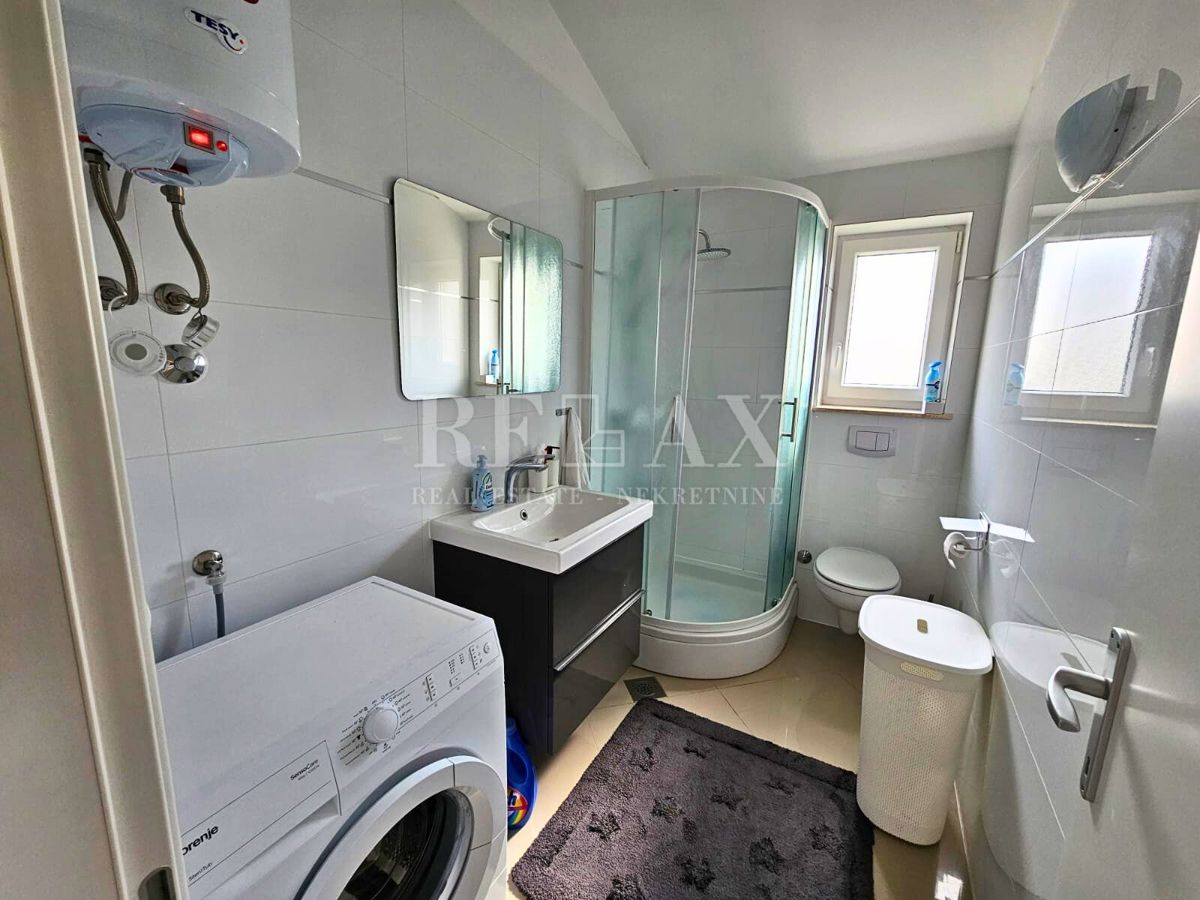 Otok Krk, Malinska - dvoetažni apartma