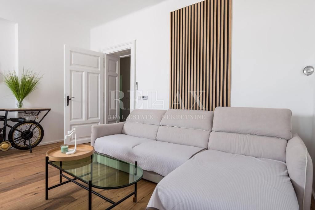 Opatija - prenovljeno stanovanje, 200 m od morja