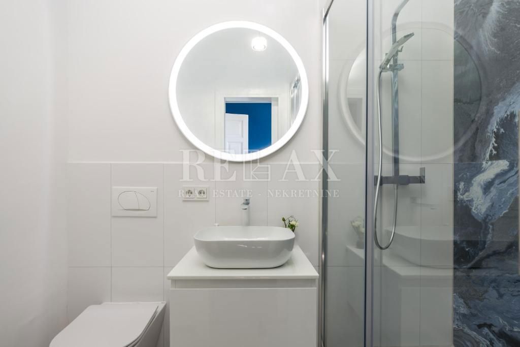 Opatija - prenovljeno stanovanje, 200 m od morja