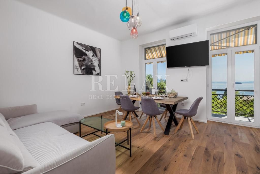 Opatija - prenovljeno stanovanje, 200 m od morja