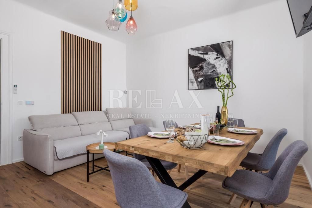 Opatija - prenovljeno stanovanje, 200 m od morja