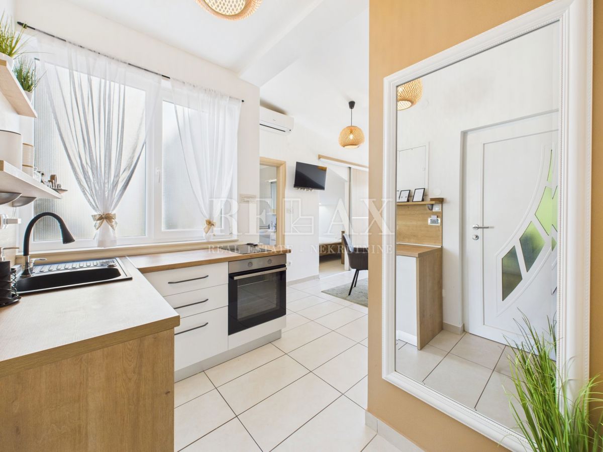 Crikvenica - apartma v 1. vrsti do morja, 2 spalnici