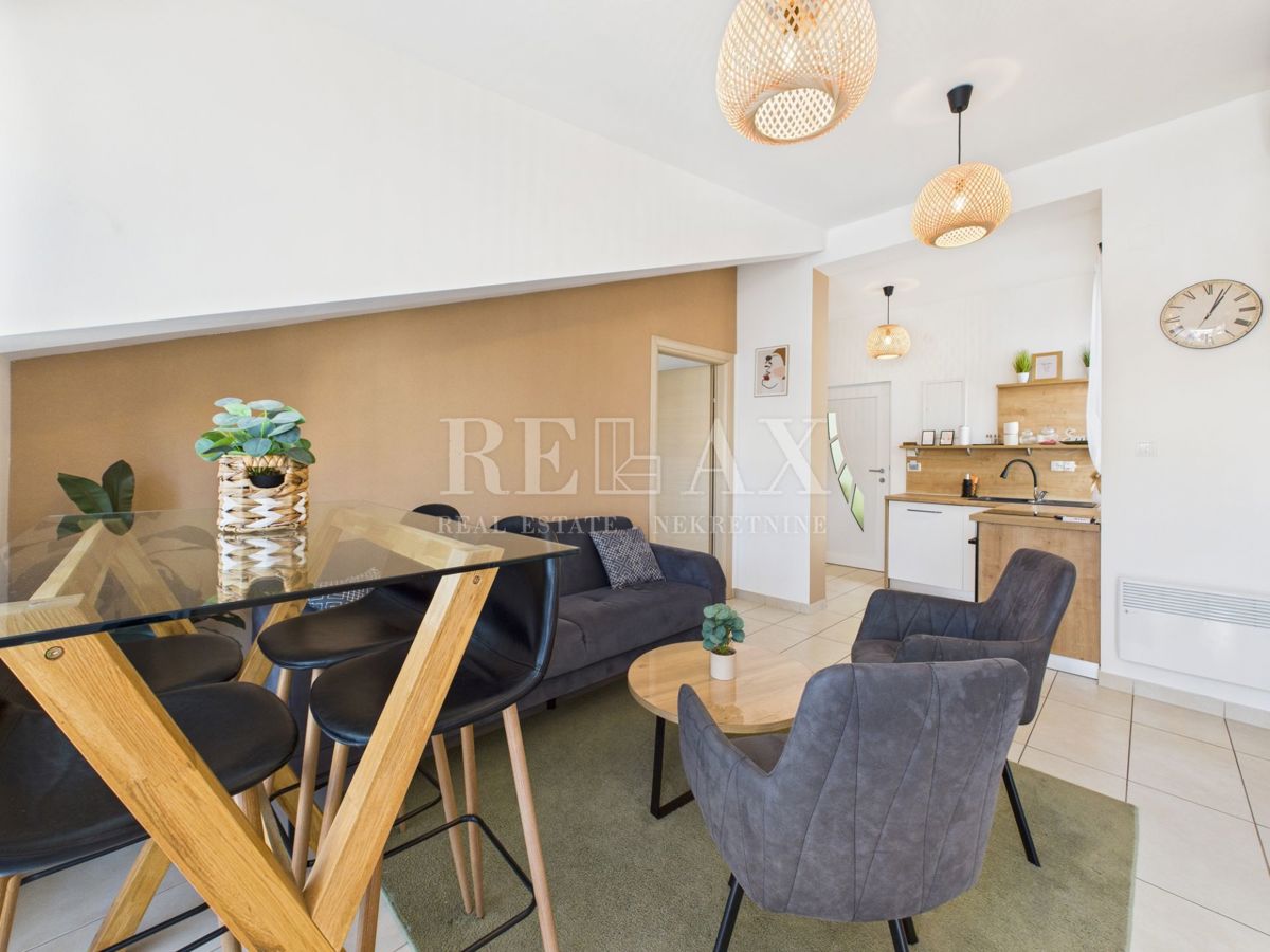 Crikvenica - apartma v 1. vrsti do morja, 2 spalnici