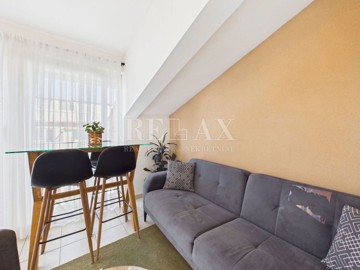 Crikvenica - apartma v 1. vrsti do morja, 2 spalnici