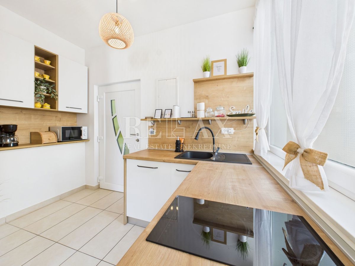 Crikvenica - apartma v 1. vrsti do morja, 2 spalnici