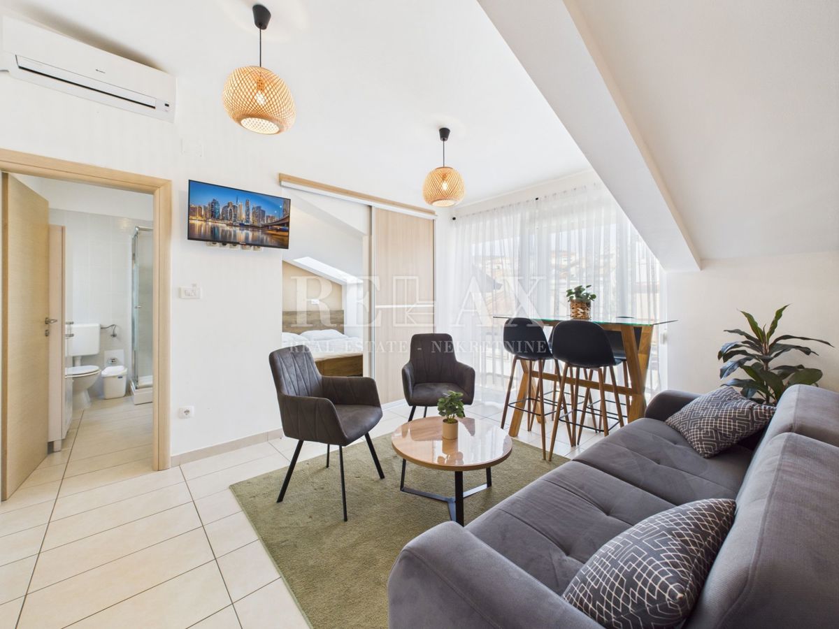 Crikvenica - apartma v 1. vrsti do morja, 2 spalnici