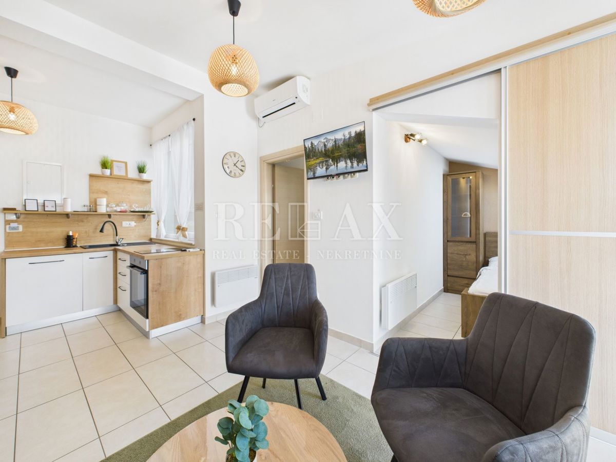 Crikvenica - apartma v 1. vrsti do morja, 2 spalnici