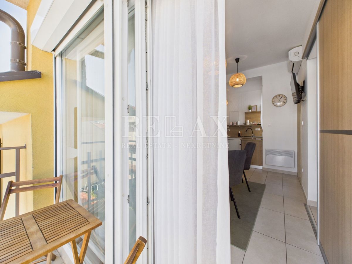 Crikvenica - apartma v 1. vrsti do morja, 2 spalnici