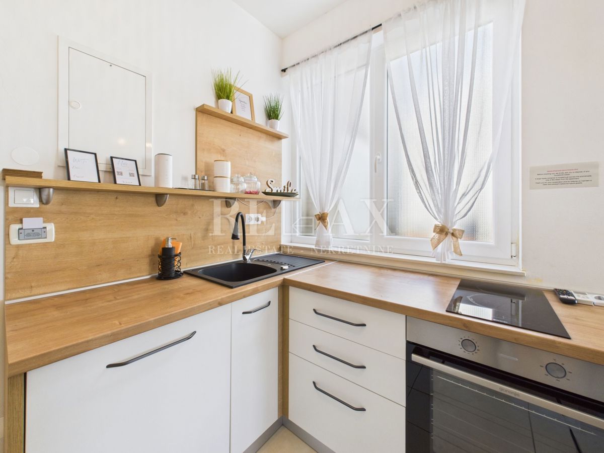 Crikvenica - apartma v 1. vrsti do morja, 2 spalnici