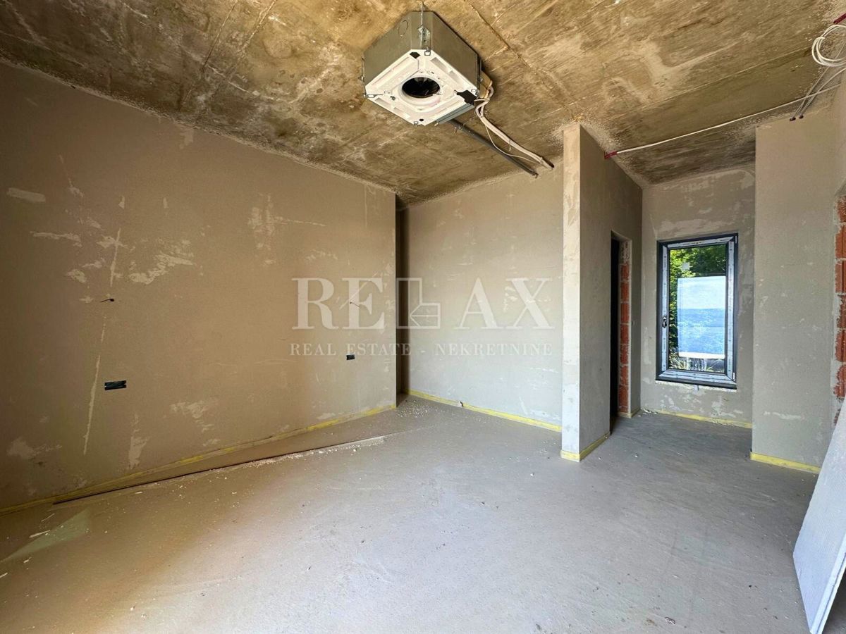 CRIKVENICA - Moderna vila z bazenom