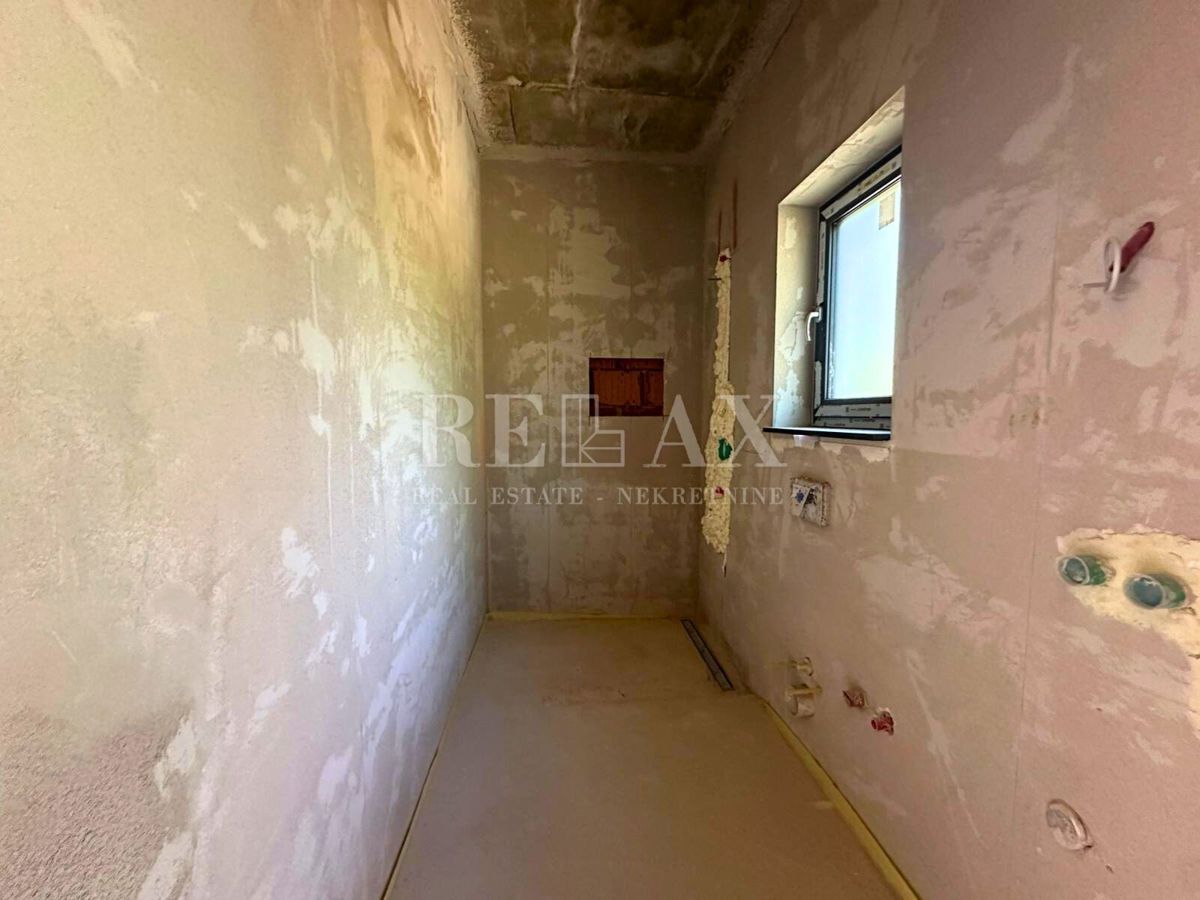 CRIKVENICA - Moderna vila z bazenom