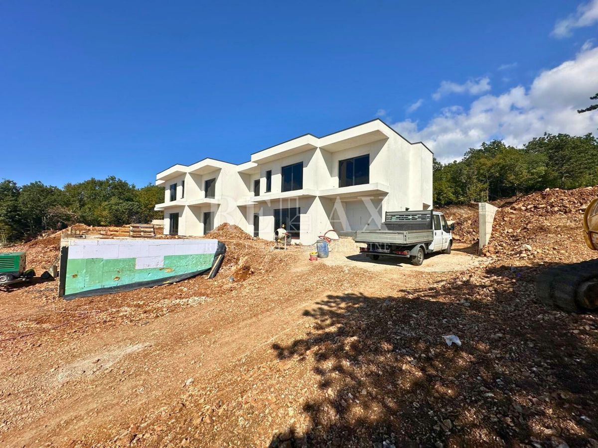 CRIKVENICA - Moderna vila z bazenom