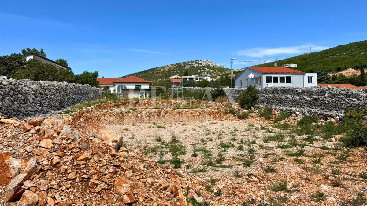 Povile - gradnja se je začela v bližini morja