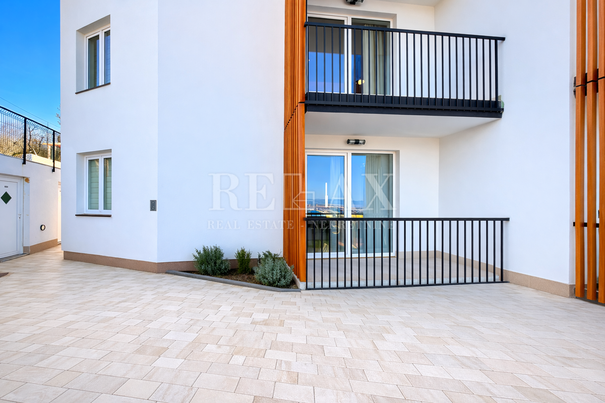 Crikvenica - 4 apartmaji v novogradnji z razgledom, bazenom