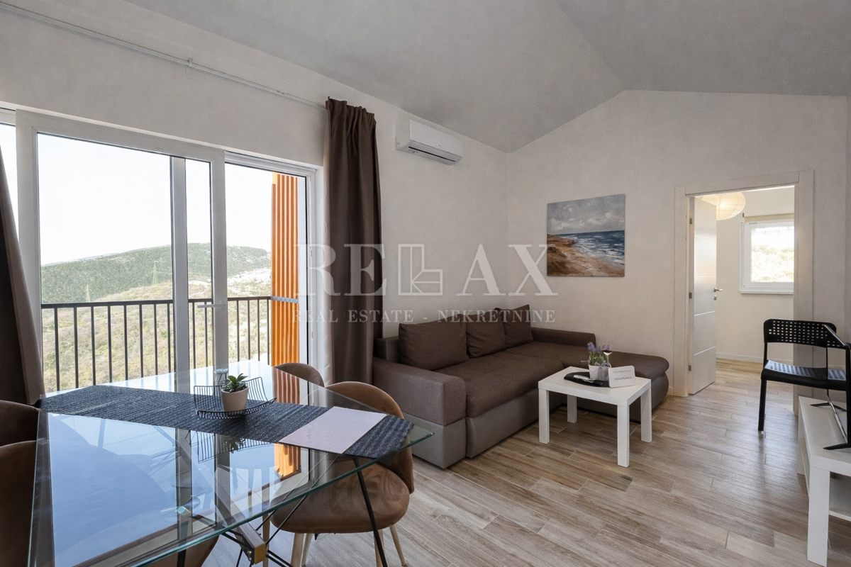 Crikvenica - 4 apartmaji v novogradnji z razgledom, bazenom