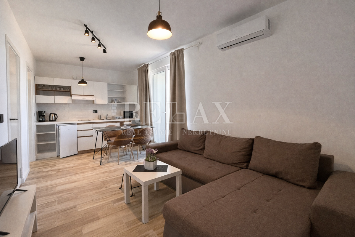 Crikvenica - 4 apartmaji v novogradnji z razgledom, bazenom