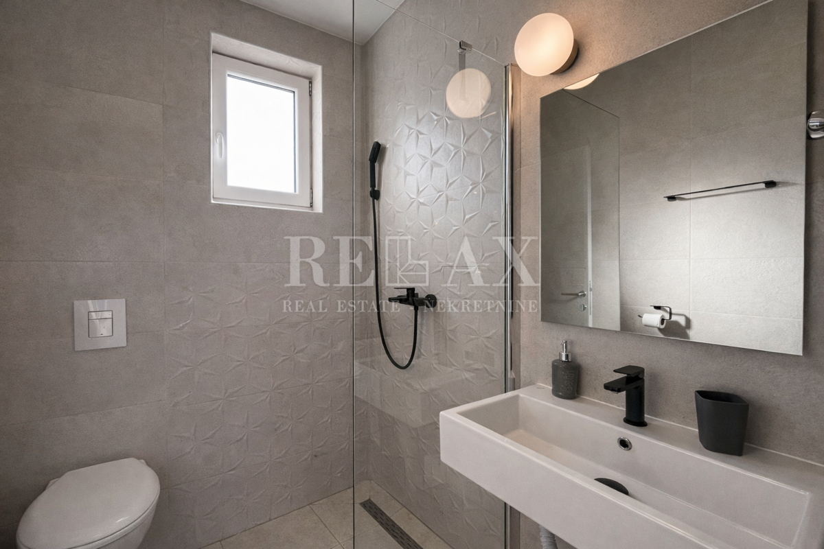 Crikvenica - 4 apartmaji v novogradnji z razgledom, bazenom