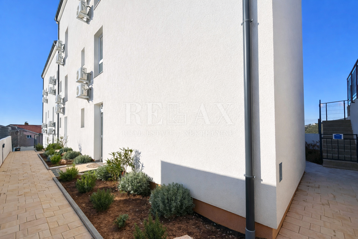 Crikvenica - 4 apartmaji v novogradnji z razgledom, bazenom