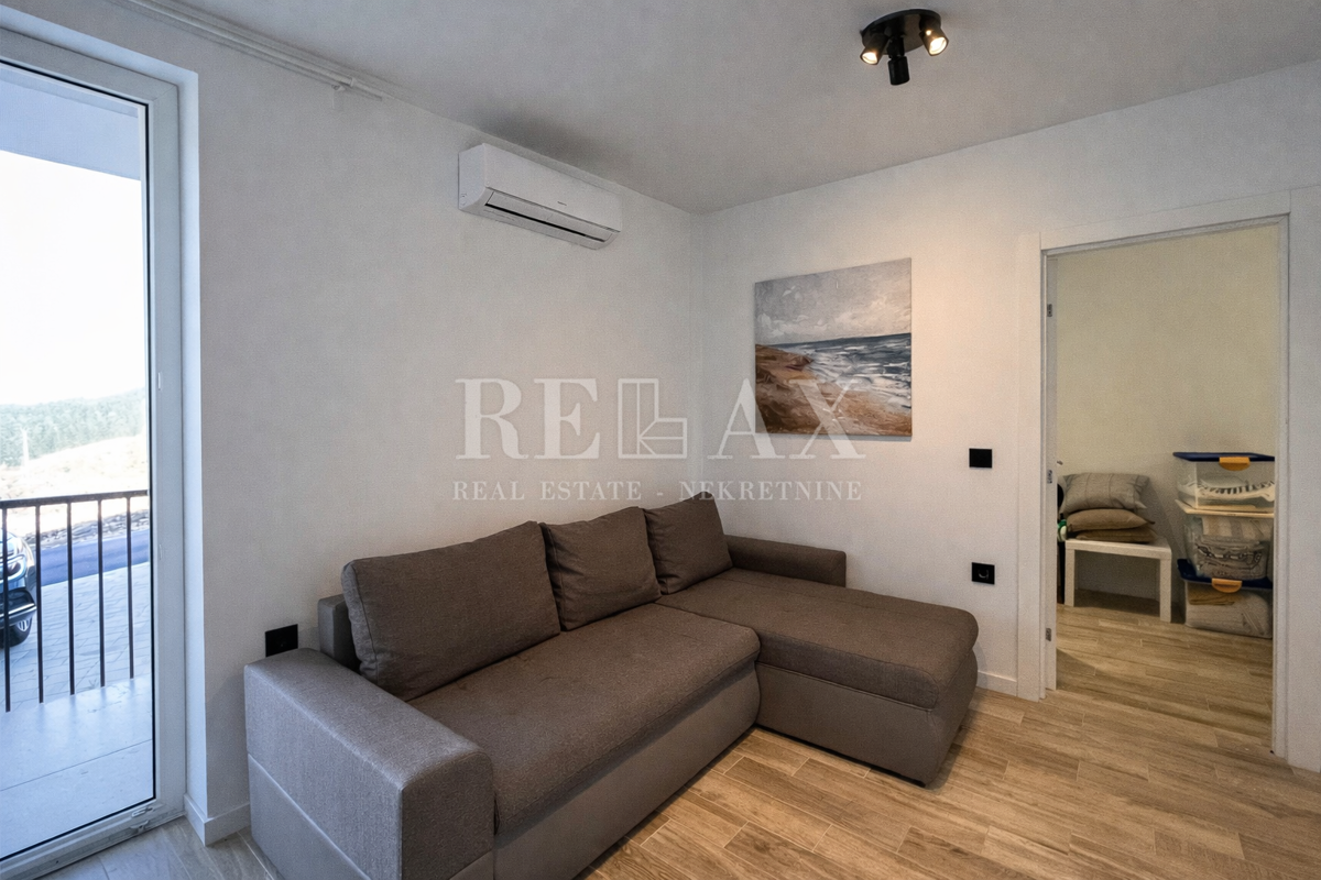 Crikvenica - 4 apartmaji v novogradnji z razgledom, bazenom