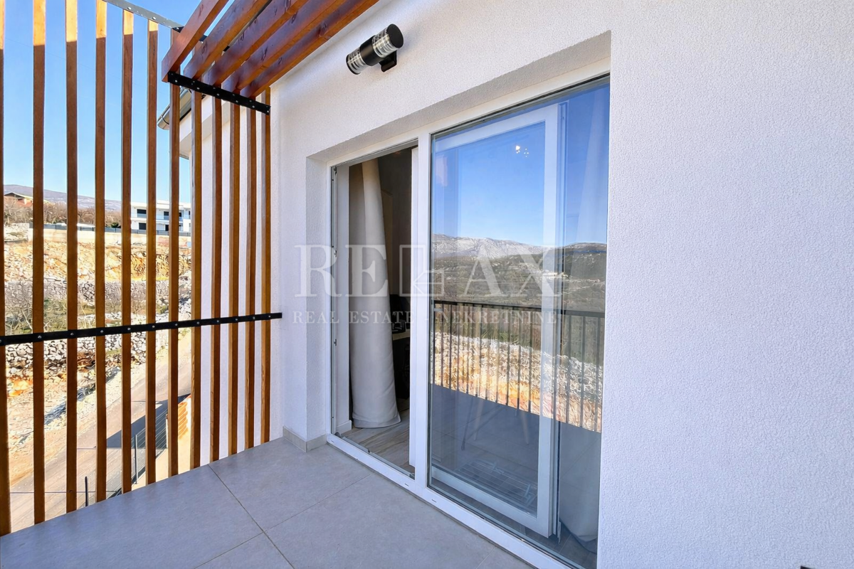 Crikvenica - 4 apartmaji v novogradnji z razgledom, bazenom