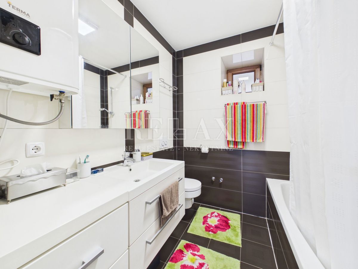 Crikvenica - dva apartmaja v centru