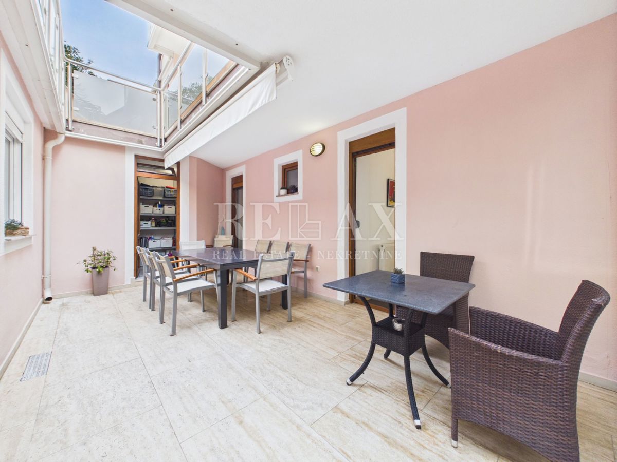 Crikvenica - dva apartmaja v centru