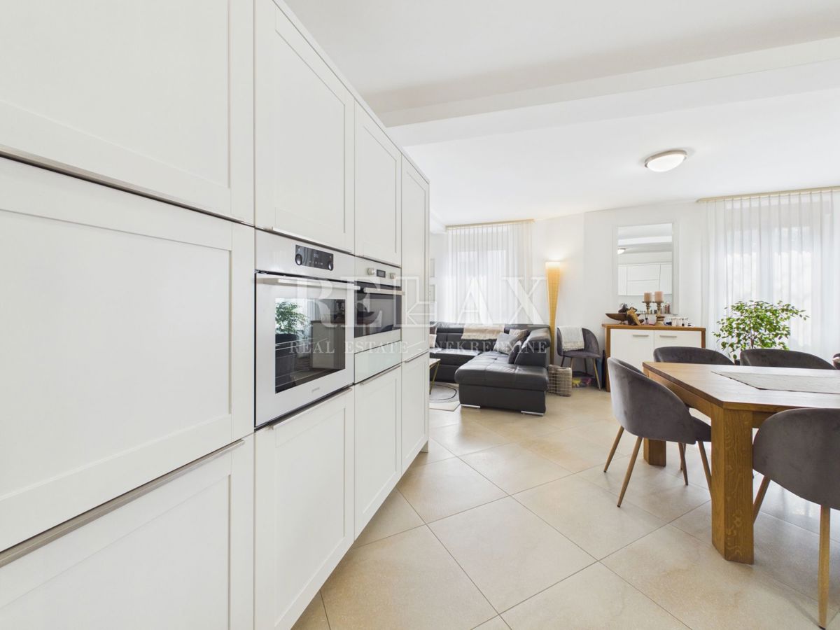 Crikvenica - dva apartmaja v centru