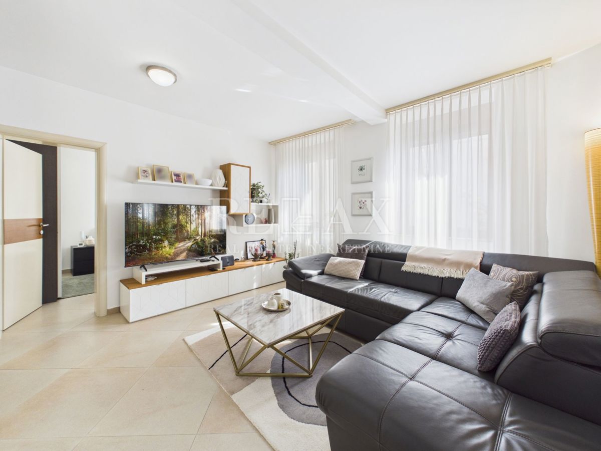 Crikvenica - dva apartmaja v centru