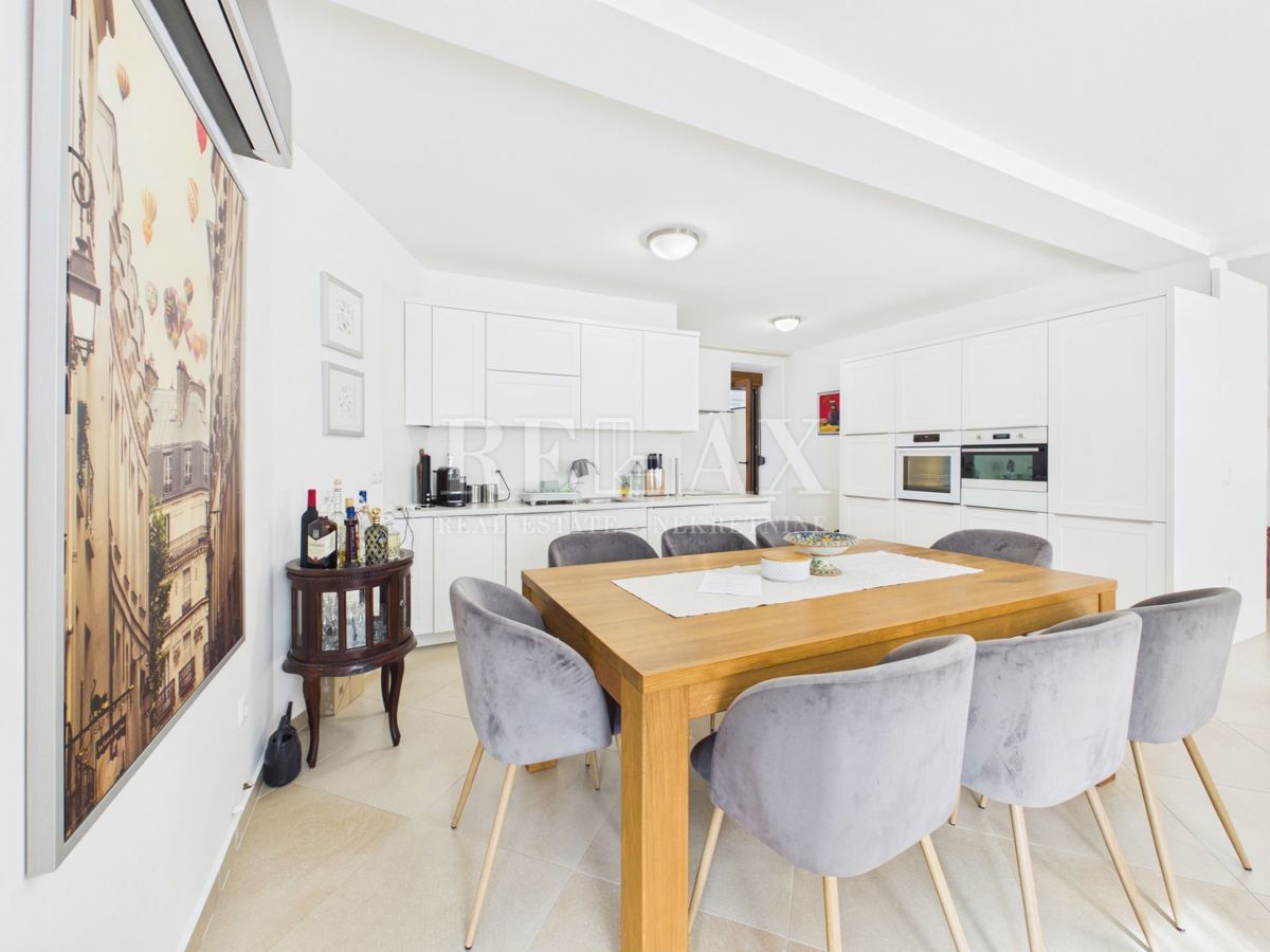 Crikvenica - dva apartmaja v centru