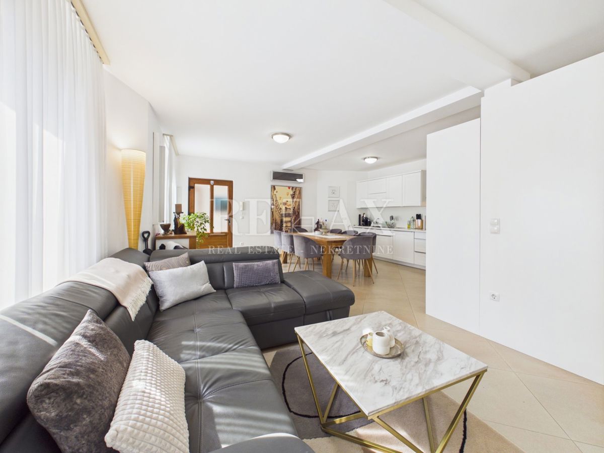 Crikvenica - dva apartmaja v centru