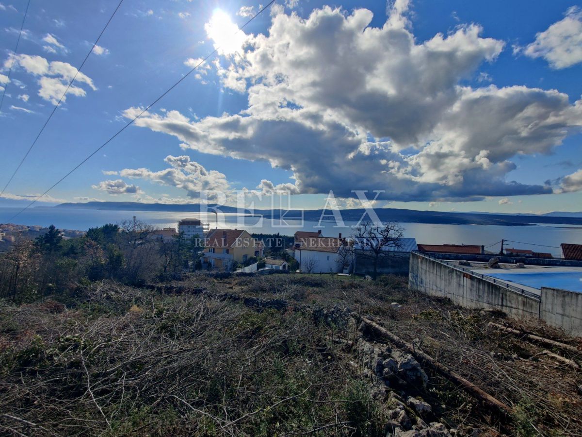 CRIKVENICA - Prostorno gradbišče s panoramskim razgledom
