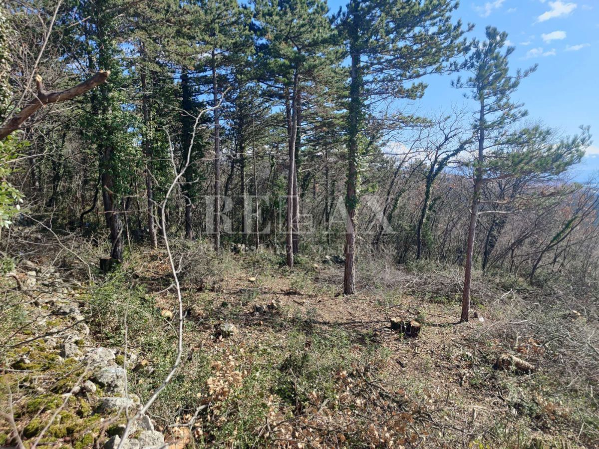 CRIKVENICA - Prostorno gradbišče s panoramskim razgledom