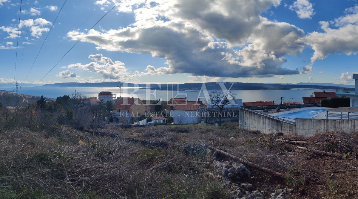 CRIKVENICA - Prostorno gradbišče s panoramskim razgledom