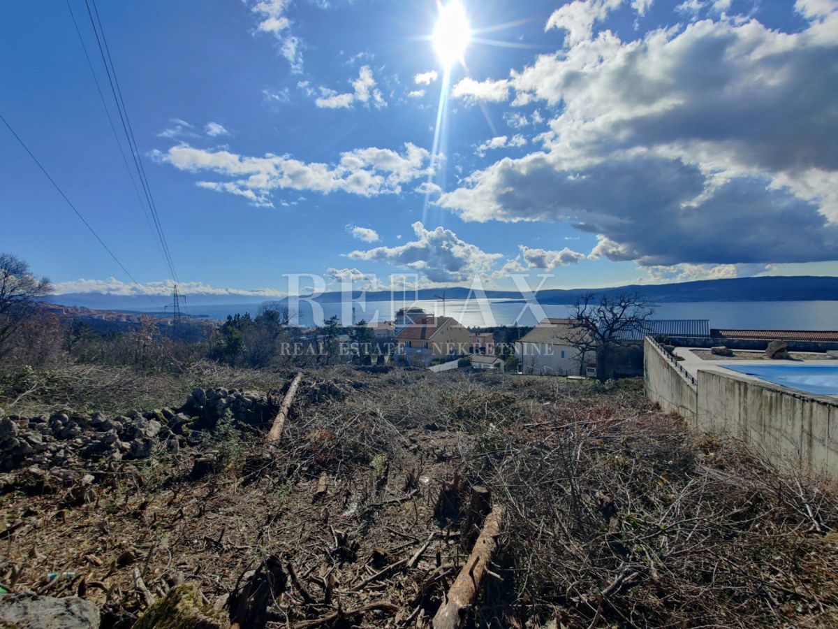 CRIKVENICA - Prostorno gradbišče s panoramskim razgledom