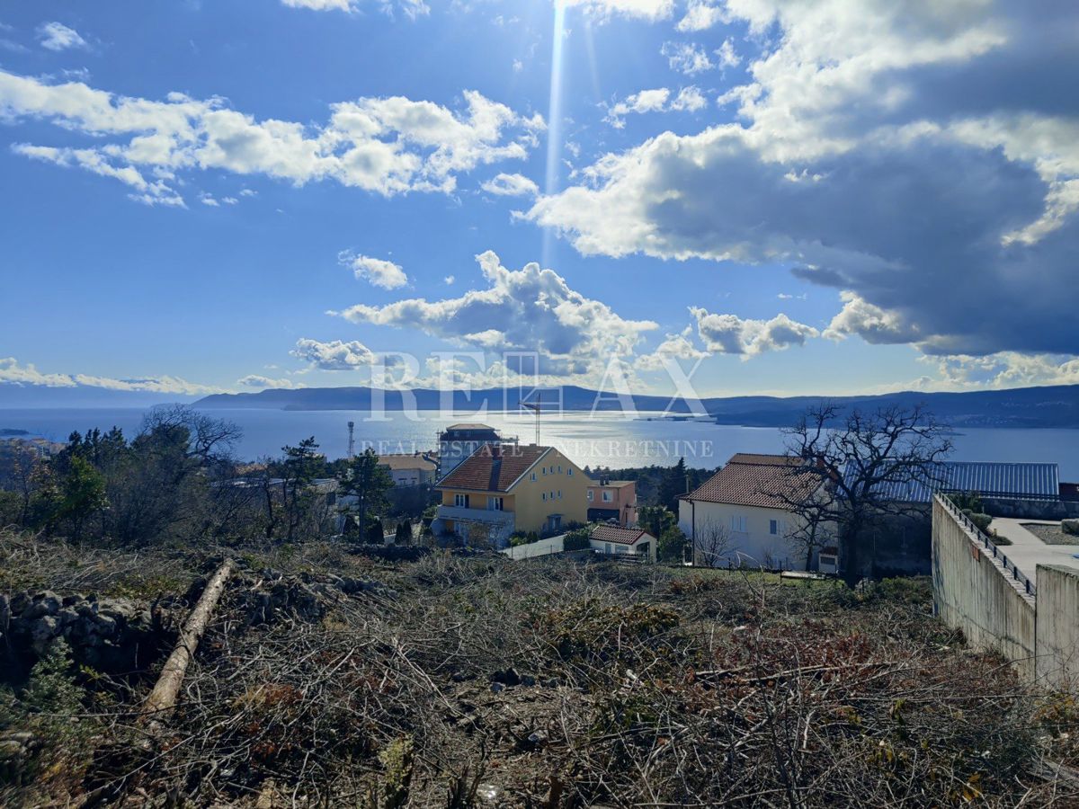 CRIKVENICA - Prostorno gradbišče s panoramskim razgledom