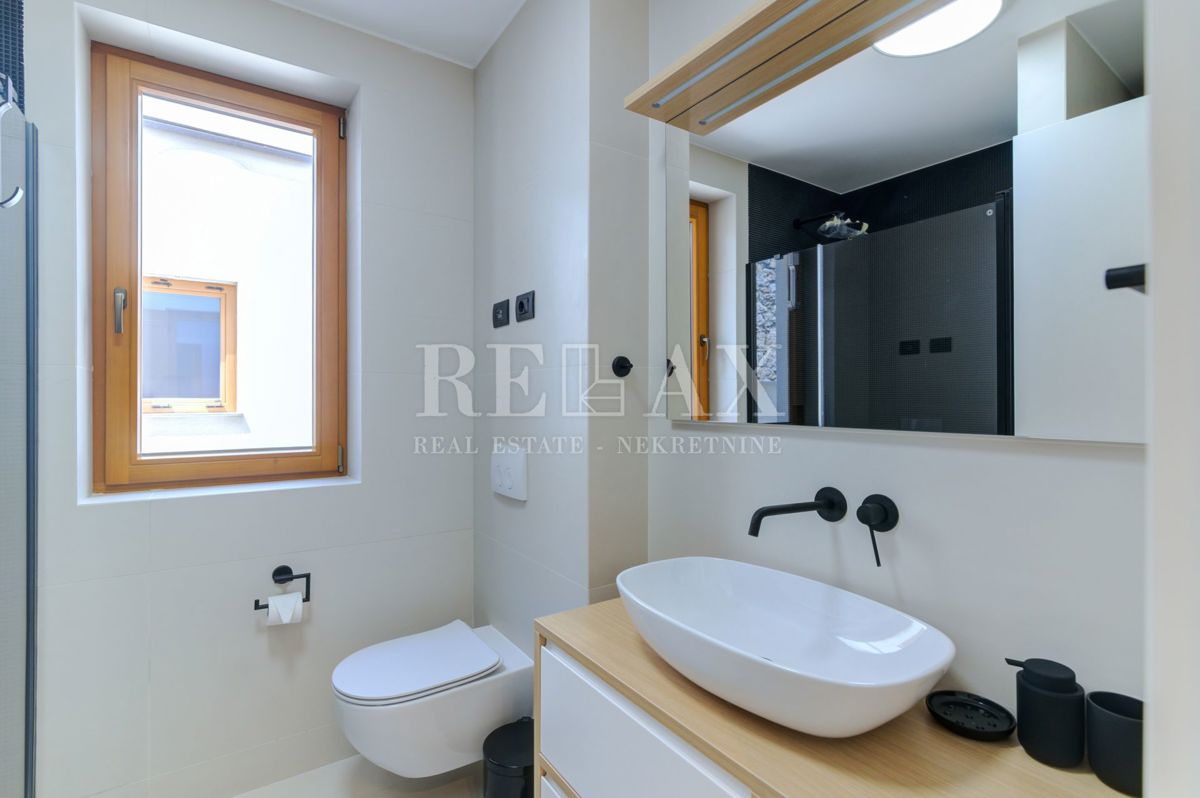 OPATIJA, VOLOSKO - Dvoetažni apartma s pogledom na morje
