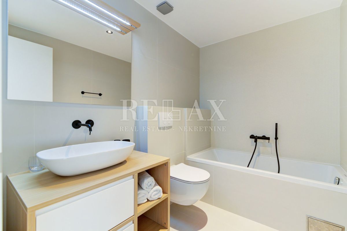OPATIJA, VOLOSKO - Dvoetažni apartma s pogledom na morje