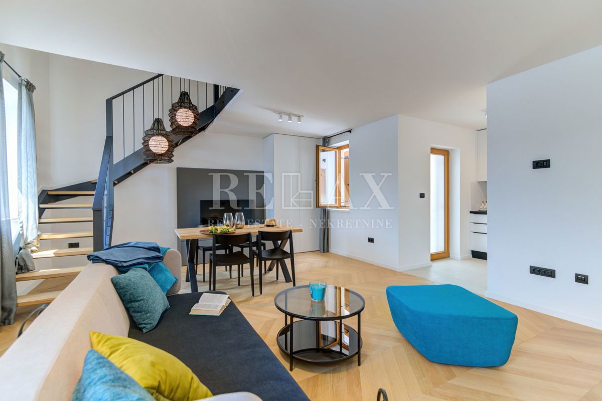 OPATIJA, VOLOSKO - Dvoetažni apartma s pogledom na morje